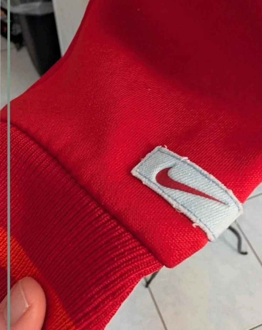 Magnifique Red Nike "Just Do It" Hoodie - Vintage - Size L – photo 5